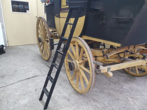 Holland & Holland London Coach ladder